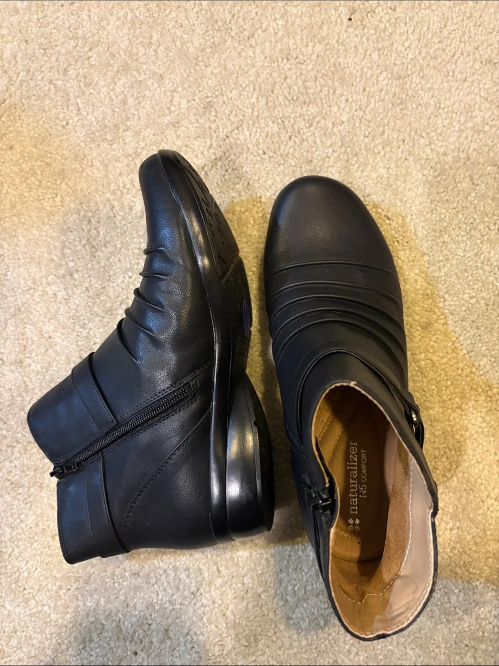 Naturalizer Black “Cora” Scrunched Faux Leather Ankle Boots-Size 8.5